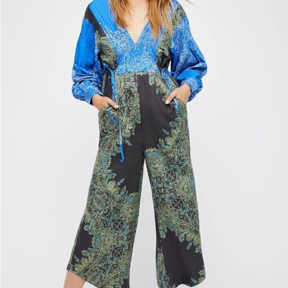 EUC Free People Blooming Fields jumpsuit sz small